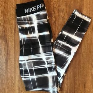 Women’s Nike Pro Leggings